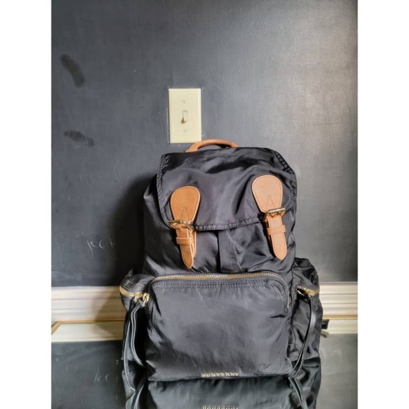 Authentic BURBERRY Nylon Large Rucksack Backpack Black/Brown - Picture 4 of 12